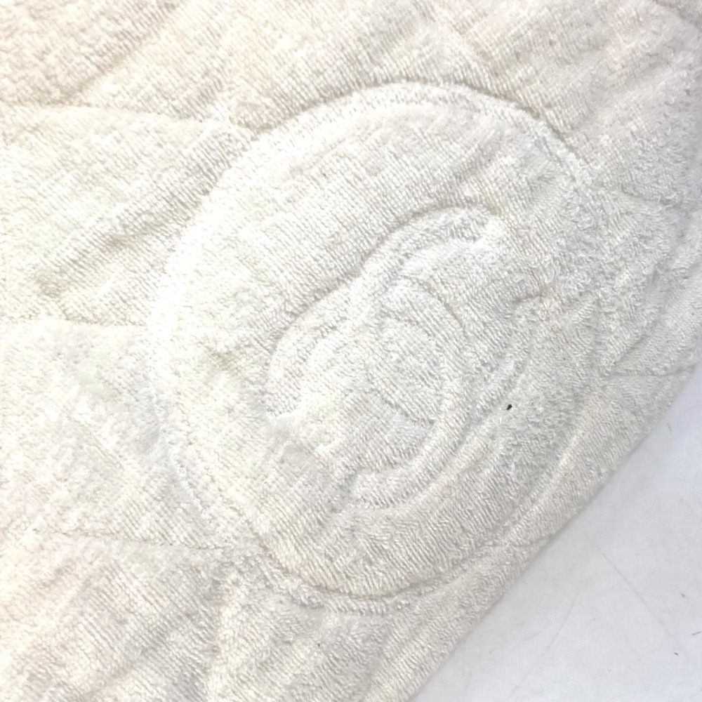 CHANEL White Leather Logo Shoulder Bag - Picture 11 of 14